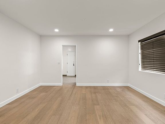 5th image of 148 S Oakhurst Dr #4-3/2