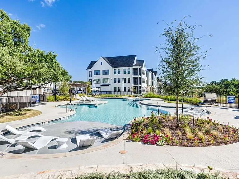 Water's Edge Townhomes — Photo 1