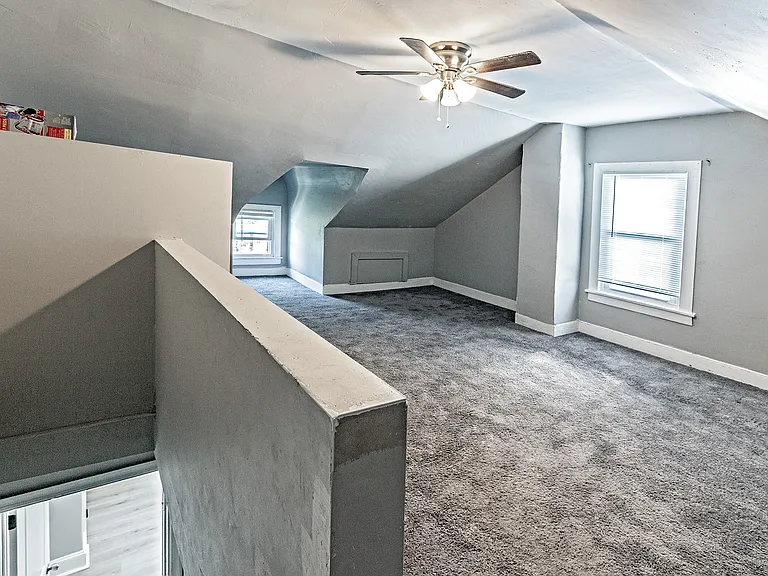 650 N Broad St — Photo 9