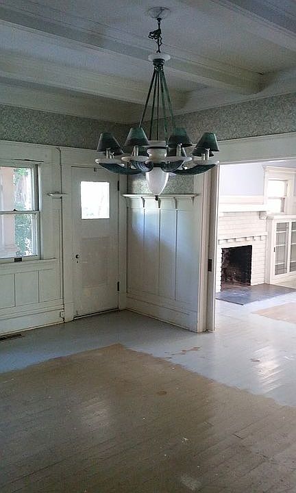 2nd image of 332 W Shasta Ave