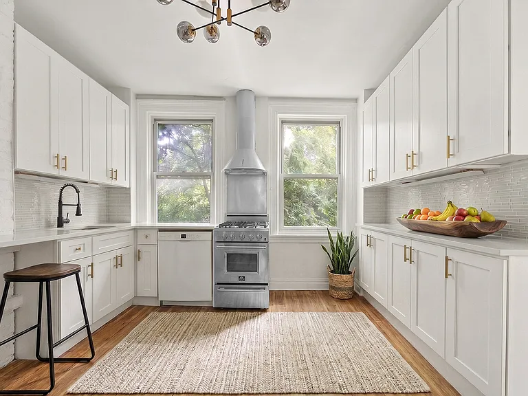 745 Greenwich St #2 — Photo 2
