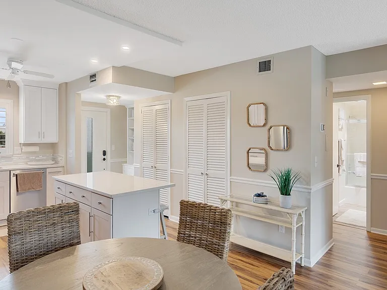 4049 Ocean Dr #204 — Photo 12