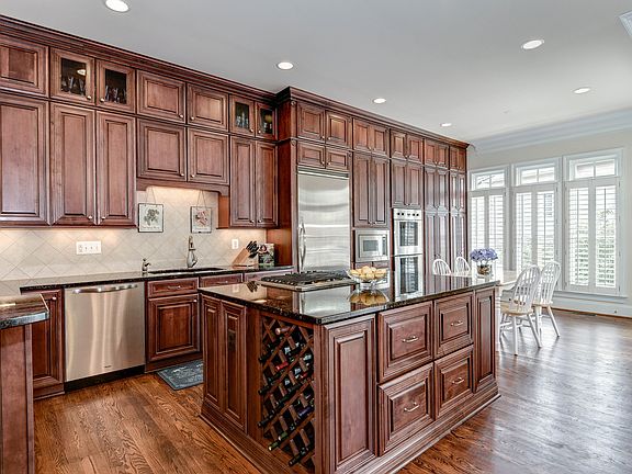 3rd image of 6784 Stockwell Manor Dr
