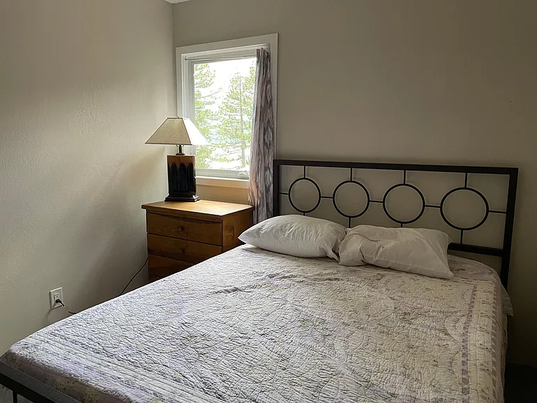 2nd bedroom with lake view