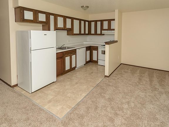 2nd image of 5946 Jodie Ln APT 8