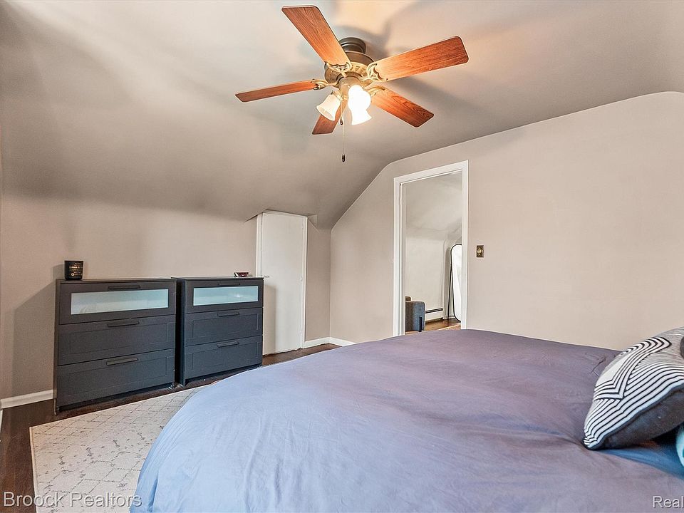 721 Leroy St, photo 21