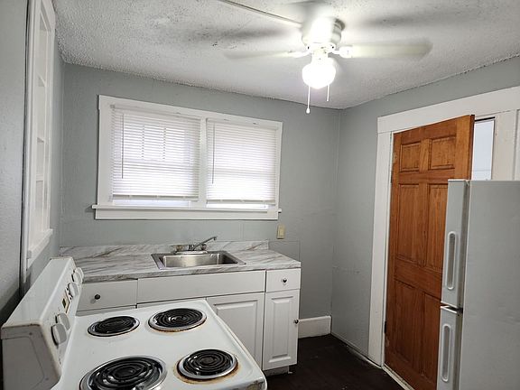 3rd image of 1363 15th St S #1/2