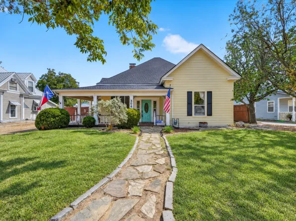 304 E Main St, Itasca, TX 76055