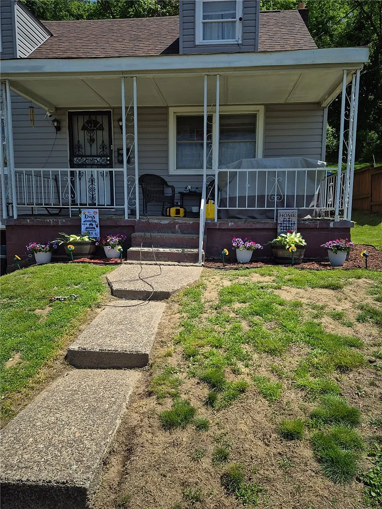 464 Greenridge Rd photo 1