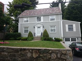 99 Woodlawn Dr, Newton, MA 02467