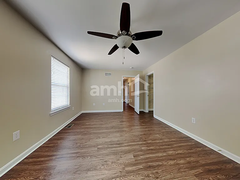1081 Riverwalk Ct — Photo 12