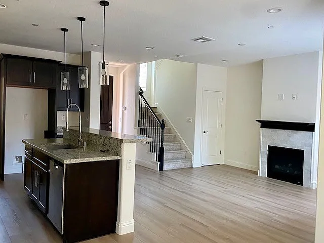 2021 Chestnut St — Photo 3