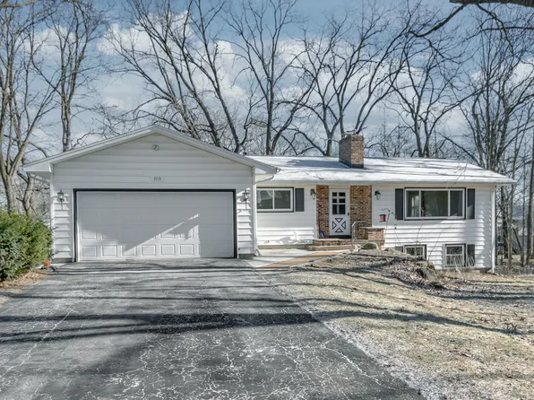 2113 Westchester Rd, Fitchburg, WI 53711