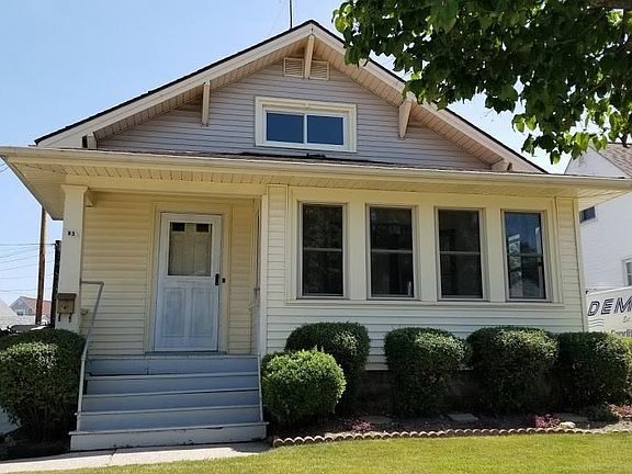 3rd image of 83 Ellwood Ave