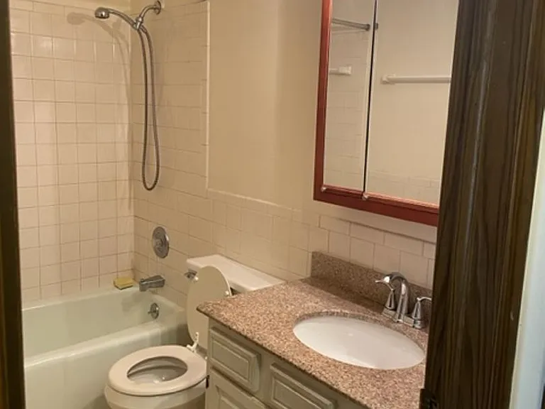 5305 N Lovers Lane Rd — Photo 8
