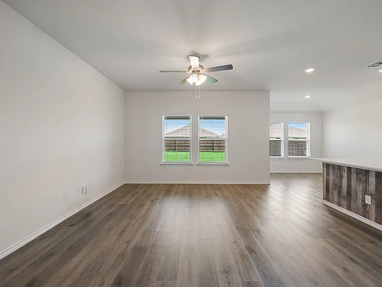 214 Crookedfield Dr — Photo 5