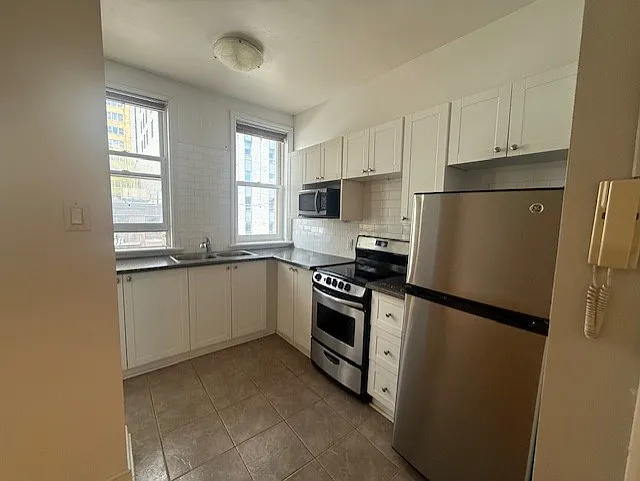 182 Lisgar Street — Photo 3