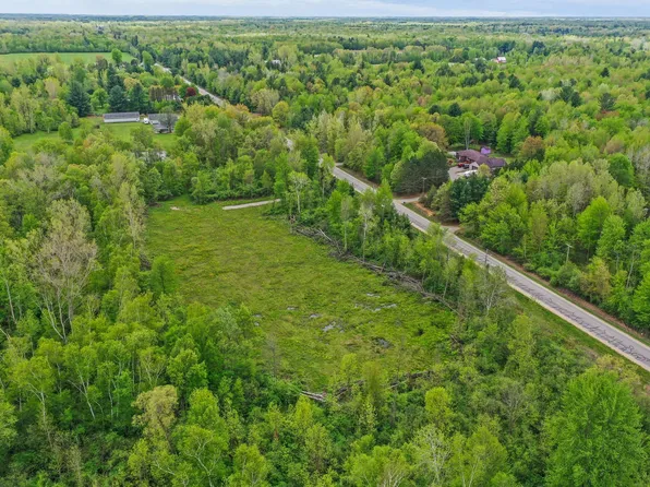 4835 Sheridan Rd, Vassar, MI 48768