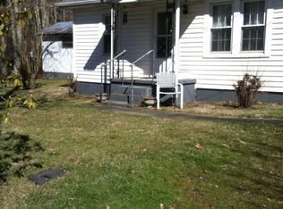 149 Hampton Creek Rd, Roan Mountain, TN 37687