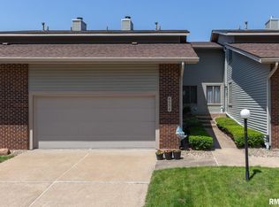 4554 Bunker Hill Dr, Bettendorf, IA 52722