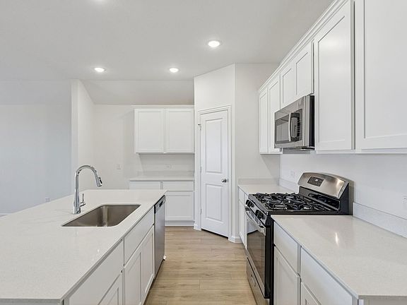 5th image of 3717 Prairie Chapel Rd