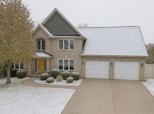 1375 Lakeside Ln, Morris, IL 60450