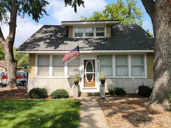 2255 3rd St, White Bear Lake, MN 55110
