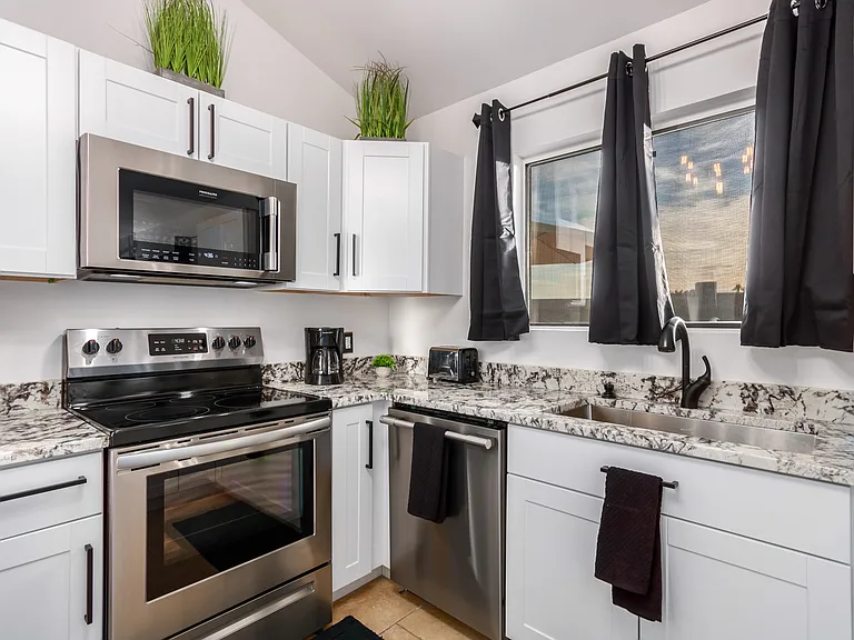9802 S 47th Pl — Photo 8