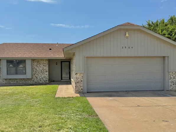 2904 Broadway Ter, Moore, OK 73160