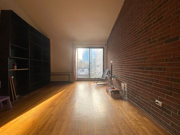 3rd image of 153 E 88th St #6E
