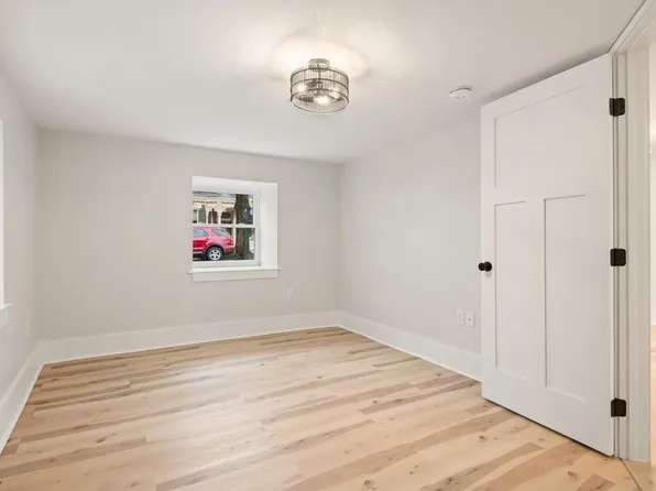 10-14 S Decatur St, Strasburg, PA