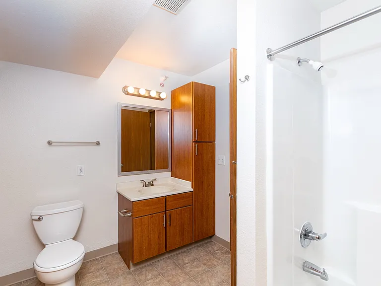 Fountains Apartments — Photo 30
