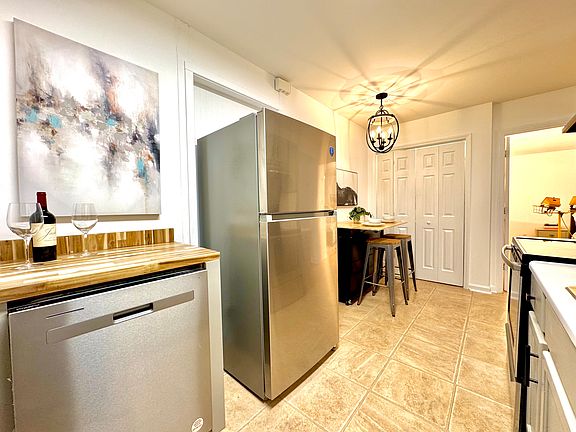 5th image of 107 Riverview Dr #15