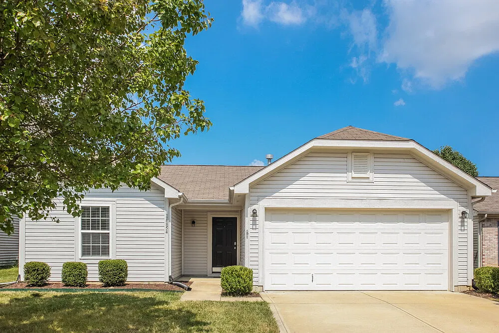 3 bed, 2.0 bath, 1030 sqft, $1,715 — Photo 3