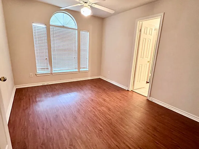 6804 N Capital Of Texas Hwy #422 — Photo 14