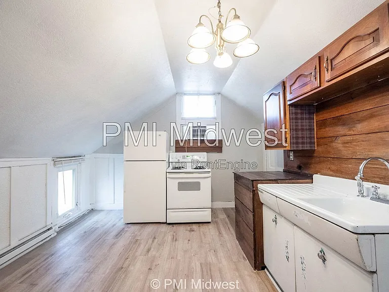 156 W Main St #C — Photo 9