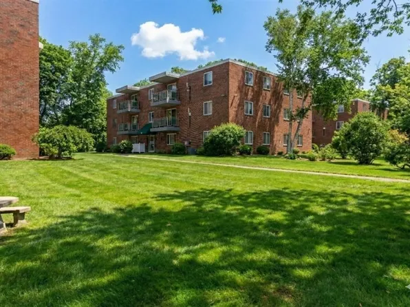 298 Commercial St APT 22, Braintree, MA 02184