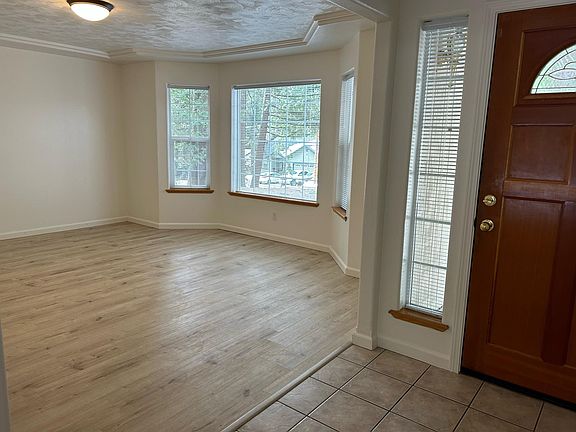 Living room/office area