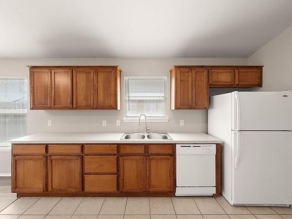 5th image of 2829 NW 182nd St