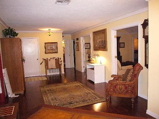 3rd image of 140 PATRICK HENRY DR