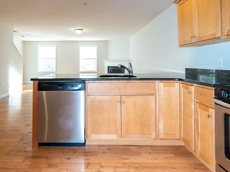 Amy's Commons — Photo 4
