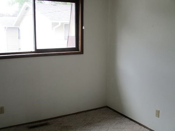 4th image of 1510 Yellowstone Ave #3