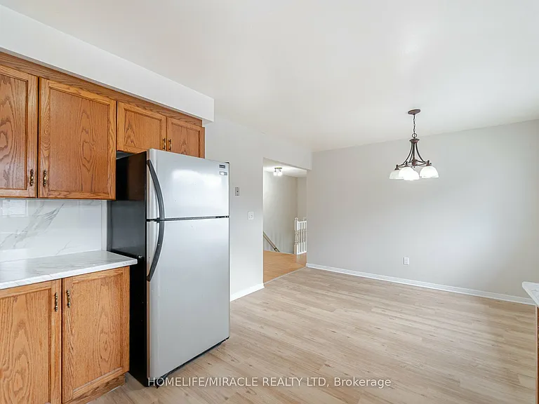 36 Poplar Cres #UPPER — Photo 10