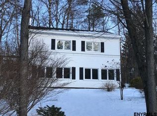 16 Orchard Path, Voorheesville, NY 12186