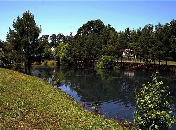 3rd image of 307 Hope Ct