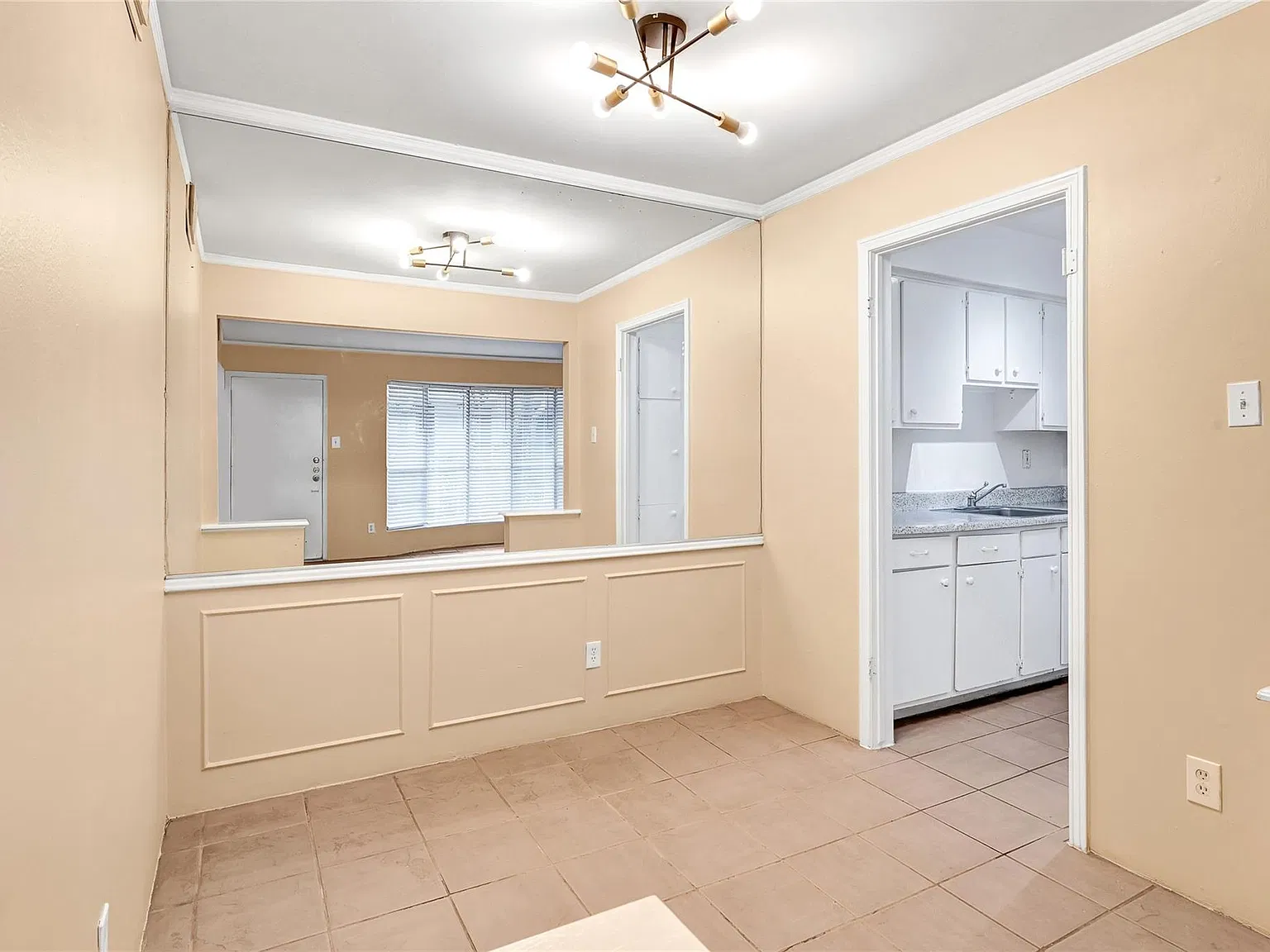 2 bed, 1.0 bath, 888 sqft, $1,495 — Photo 4