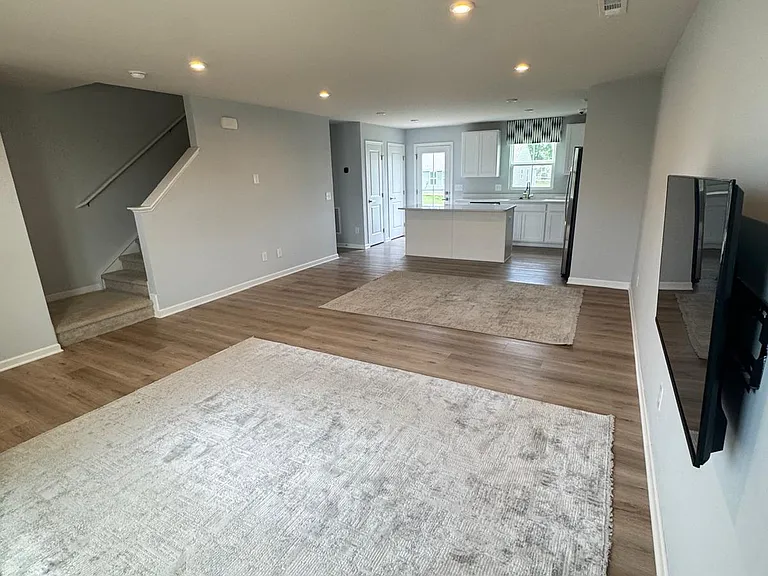 309 Heritage Ave — Photo 3