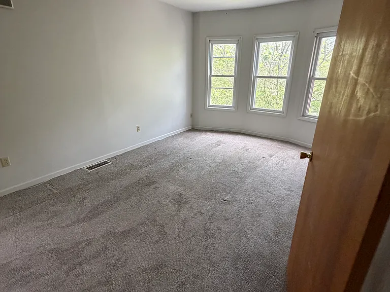 170 Butler Ave #UPPER — Photo 12