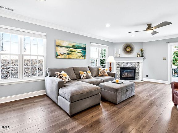 5th image of 422 Intern Way