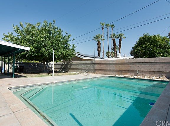 2nd image of 69876 Papaya Ln